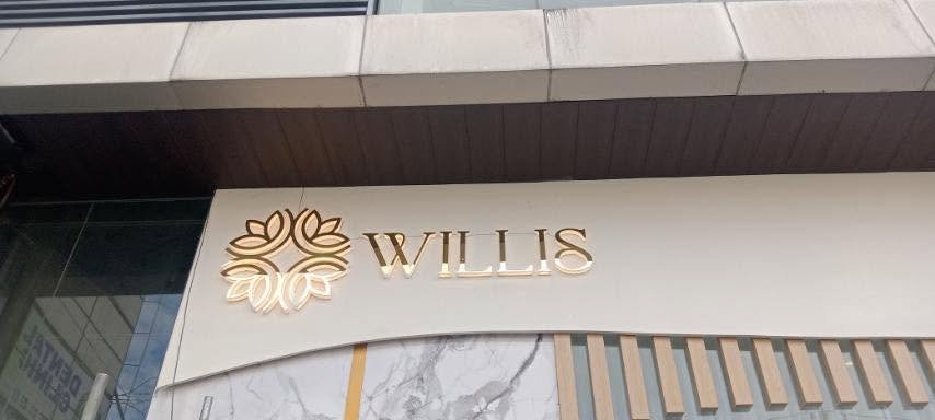 Willis Gold 3D logo shop front sign